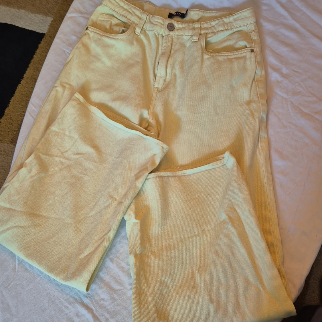 Beige jeansbyxor från IMTD