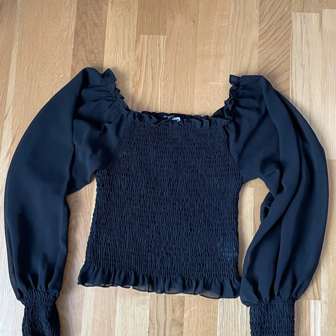 Svart topp puffärm - 91