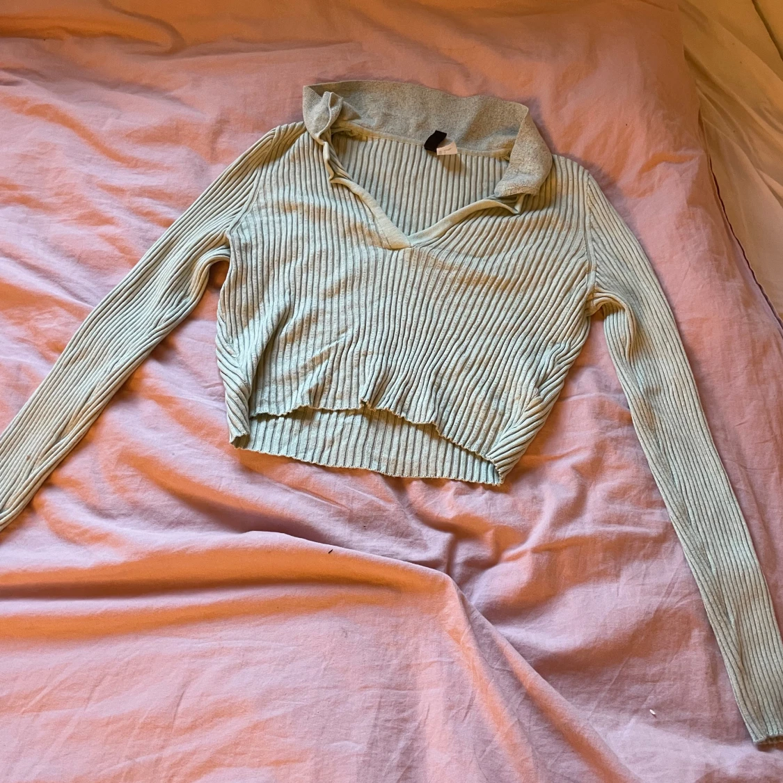 Ljusgrön ribbad tröja - 90