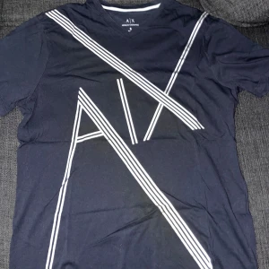 Armani Exchange t-shirt - Storlek S och i nyskick.