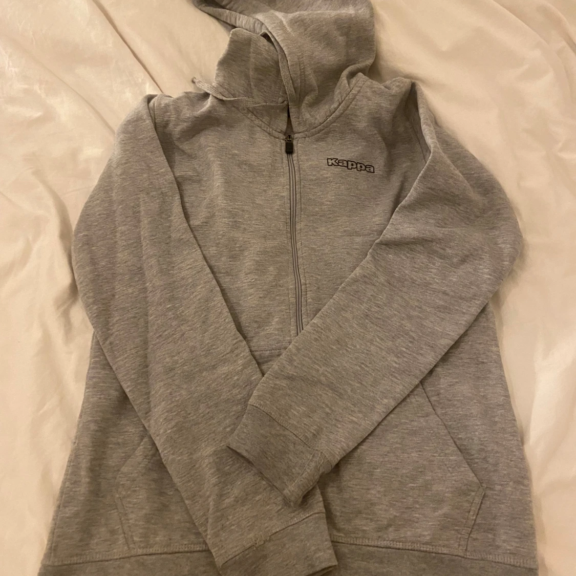 Grå hoodie från Kappa