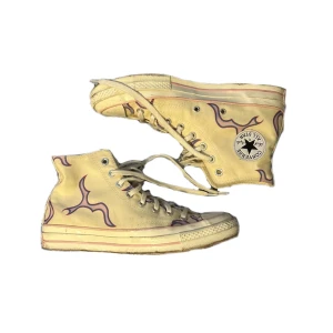 Golf Wang x Converse - Chuck 70 Yellow Flame - Köpta direkt från droppet sommaren 2021. Har nästan inte använts sen dess. Originalkartong medföljer tyvärr inte