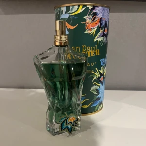 Parfym från Jean Paul Gaultier - Säljer av min Jean Paul Gaultier parfym med väldigt mycket kvar i. Parfymen var ingenting för mig så vill bli av med den.