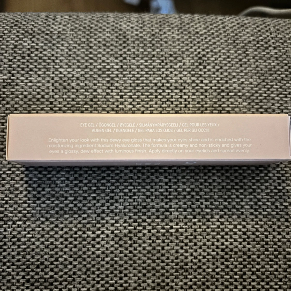 CAIA that dewy look  - 90