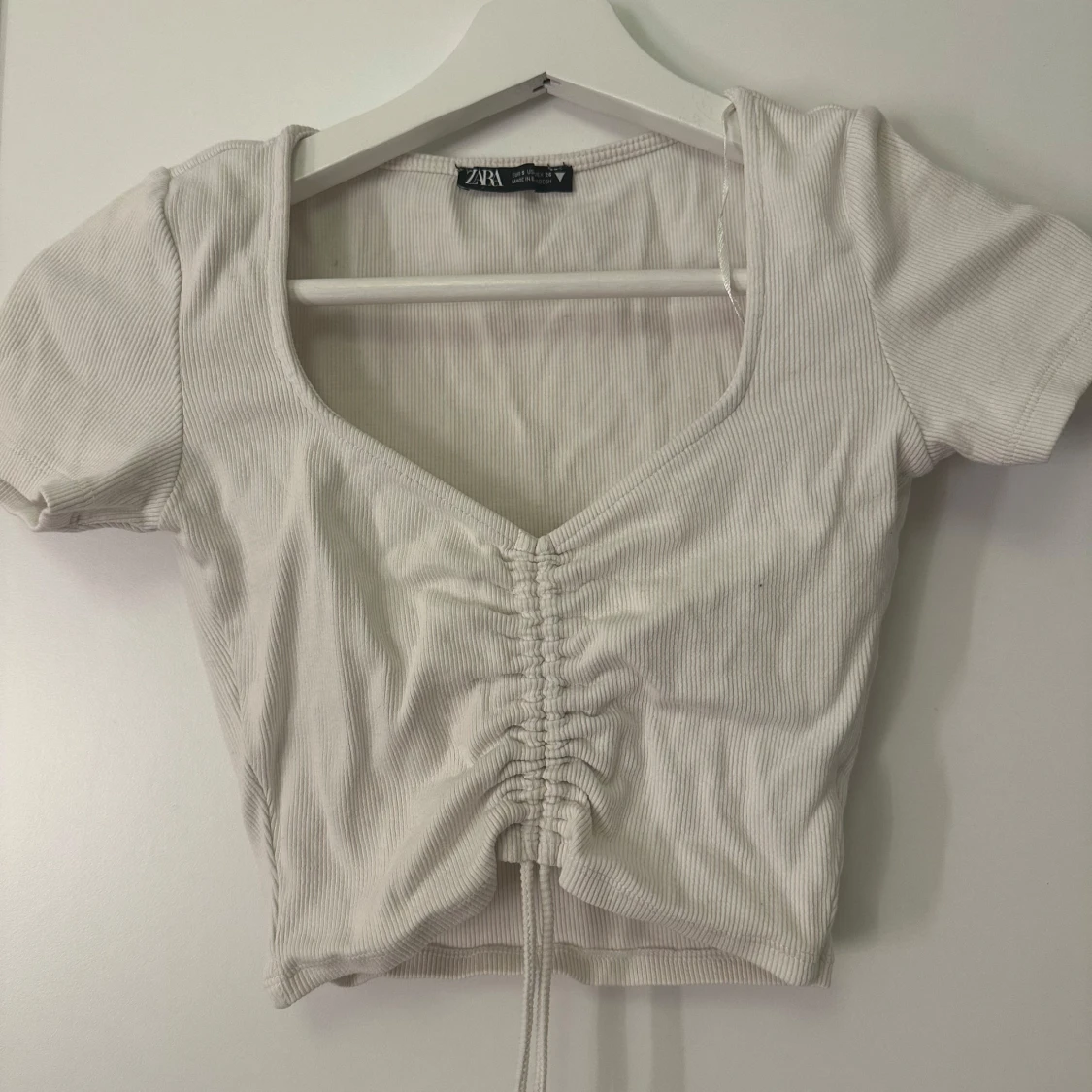 Vit ribbad topp 