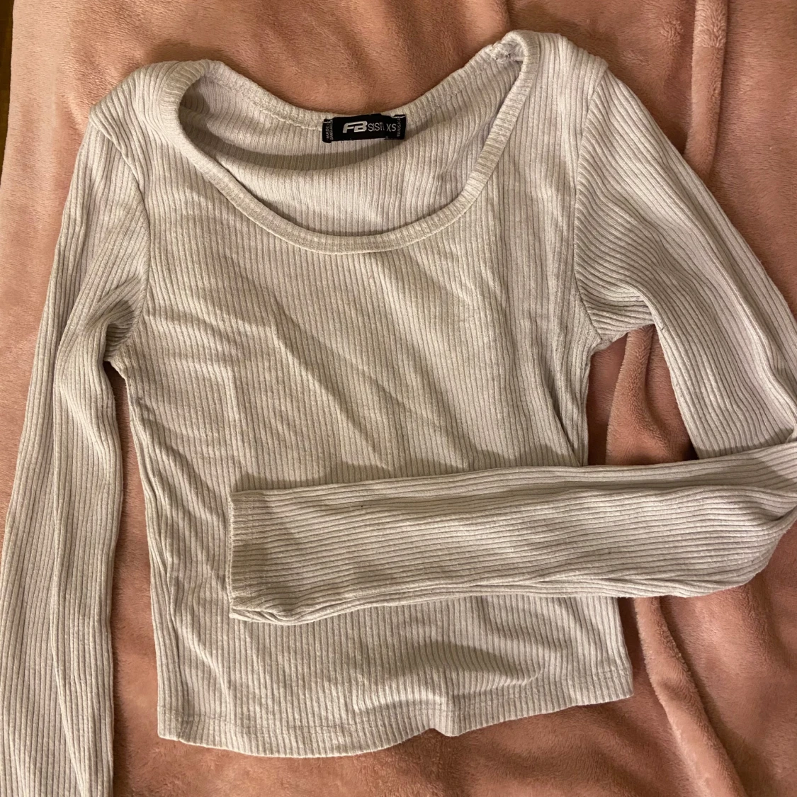 Vit långärmad tröja