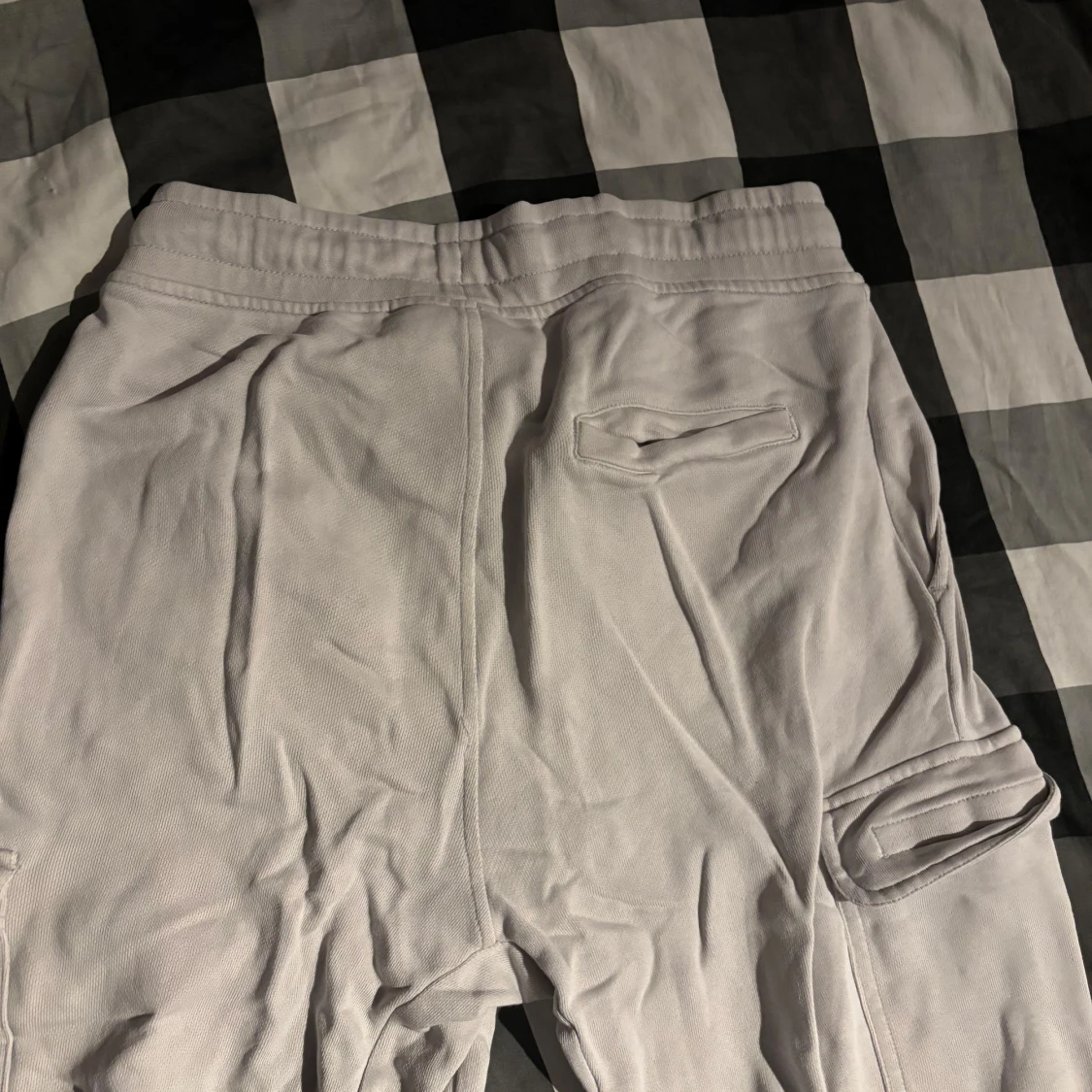 Grå cargopants från Peak Performance - 92