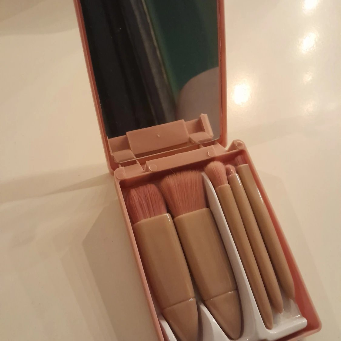 Sminkborstset i rosa etui - 93