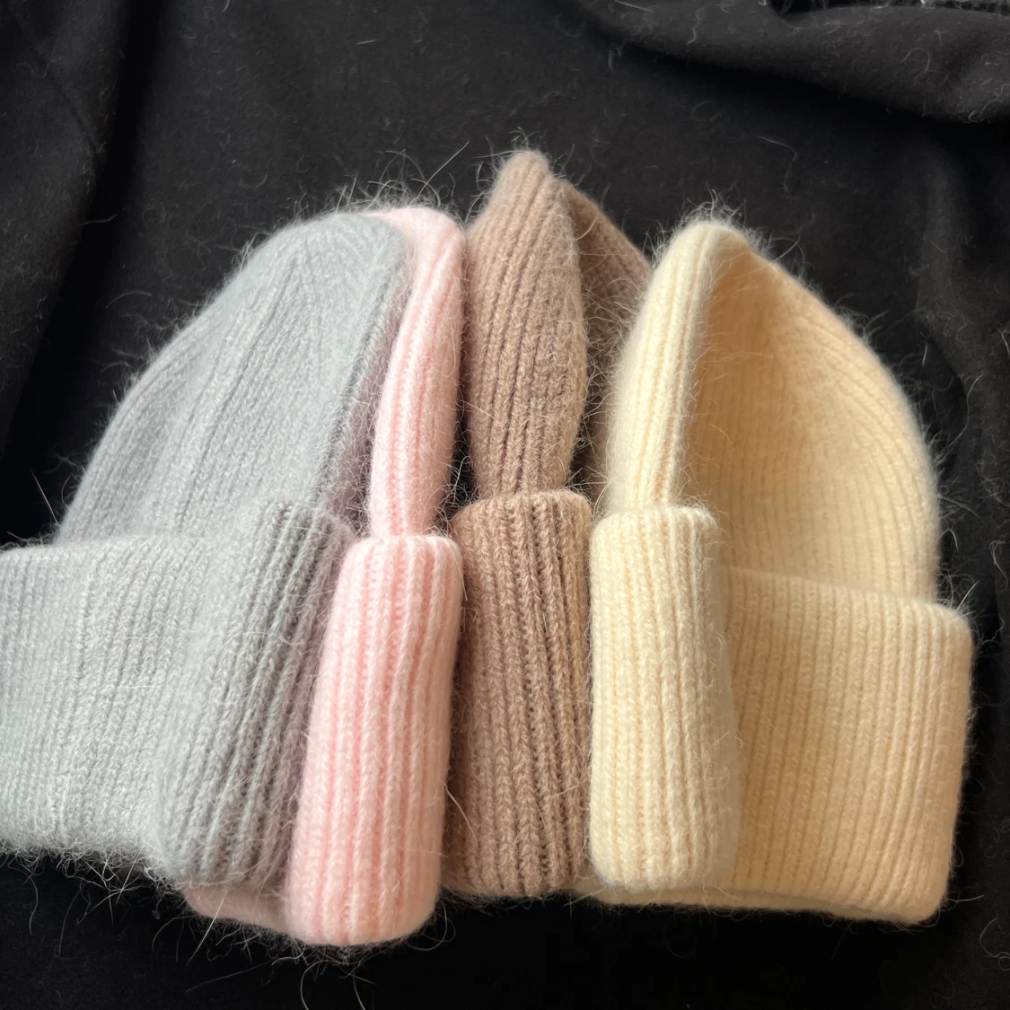 Färgglada ribbade mössor - 91