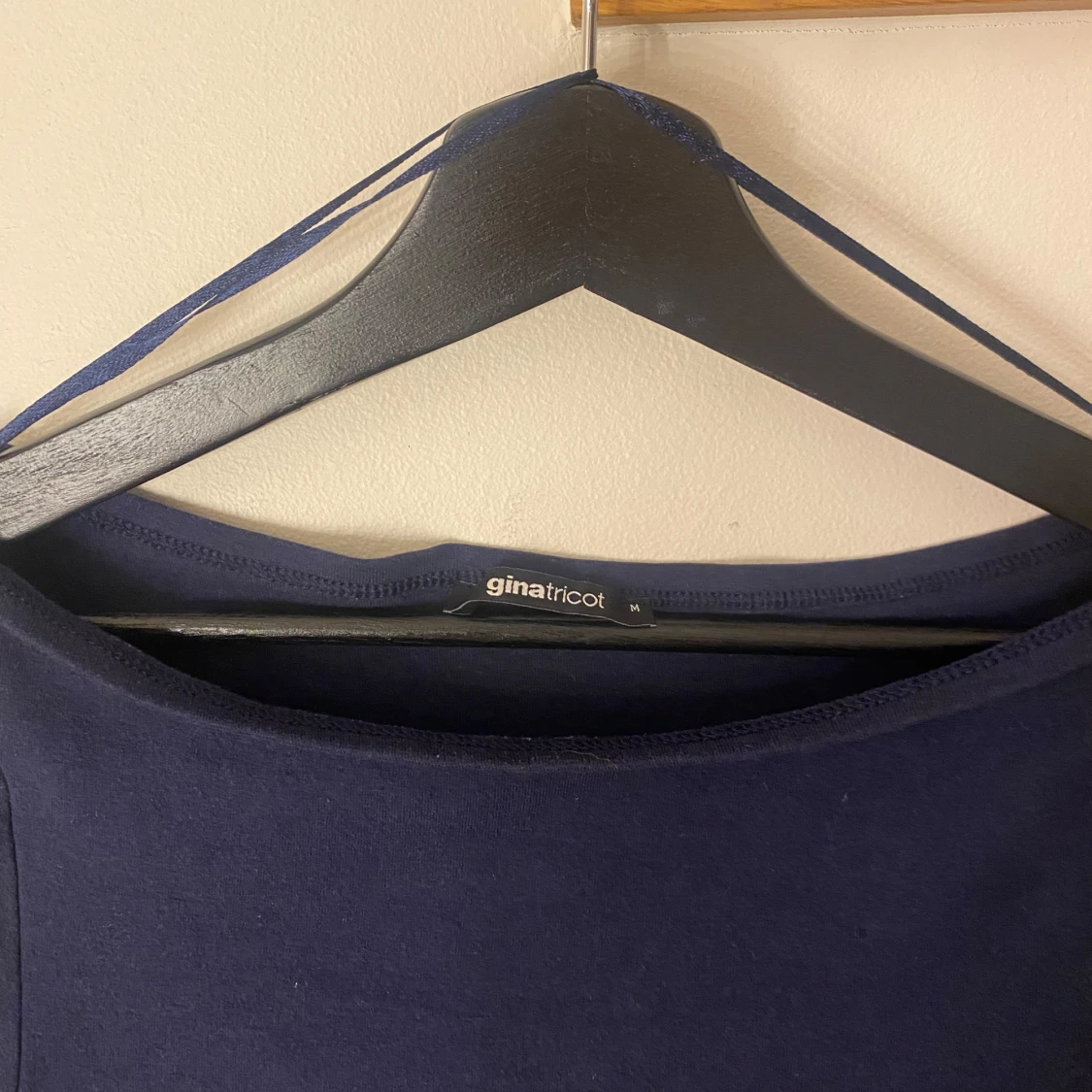 Mörkblå långärmad topp från Gina Tricot - 91