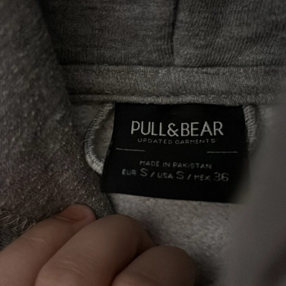 Grå hoodie från Pull&Bear - 90
