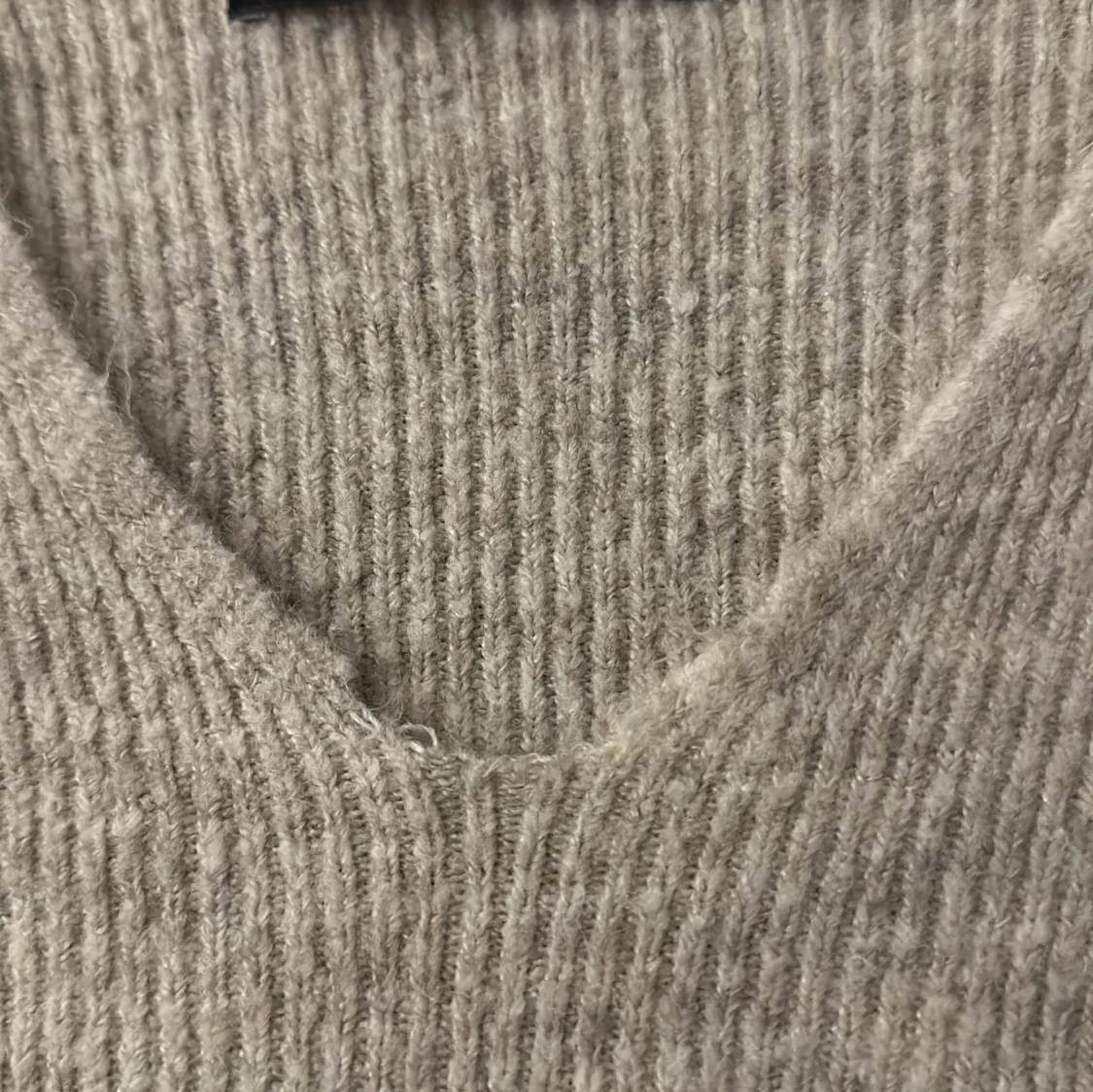 V ringad tröja  - 1