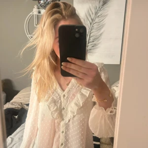 Zara blus  - Slutsåld blus 