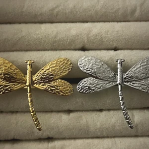 Smycken  - Säljer justerbara (inte alla) smycken i rostfritt stål , alla är helt nya. Stora ringar 99kr st. Små ringar 89kr st. Halsband 99kr st. Armband 89kr st. Örhängen 89. Vid köp av fler saker får du rabatt 🎀skriv till mig innan du köper för att vara säker på att smycket inte är sålt!💕