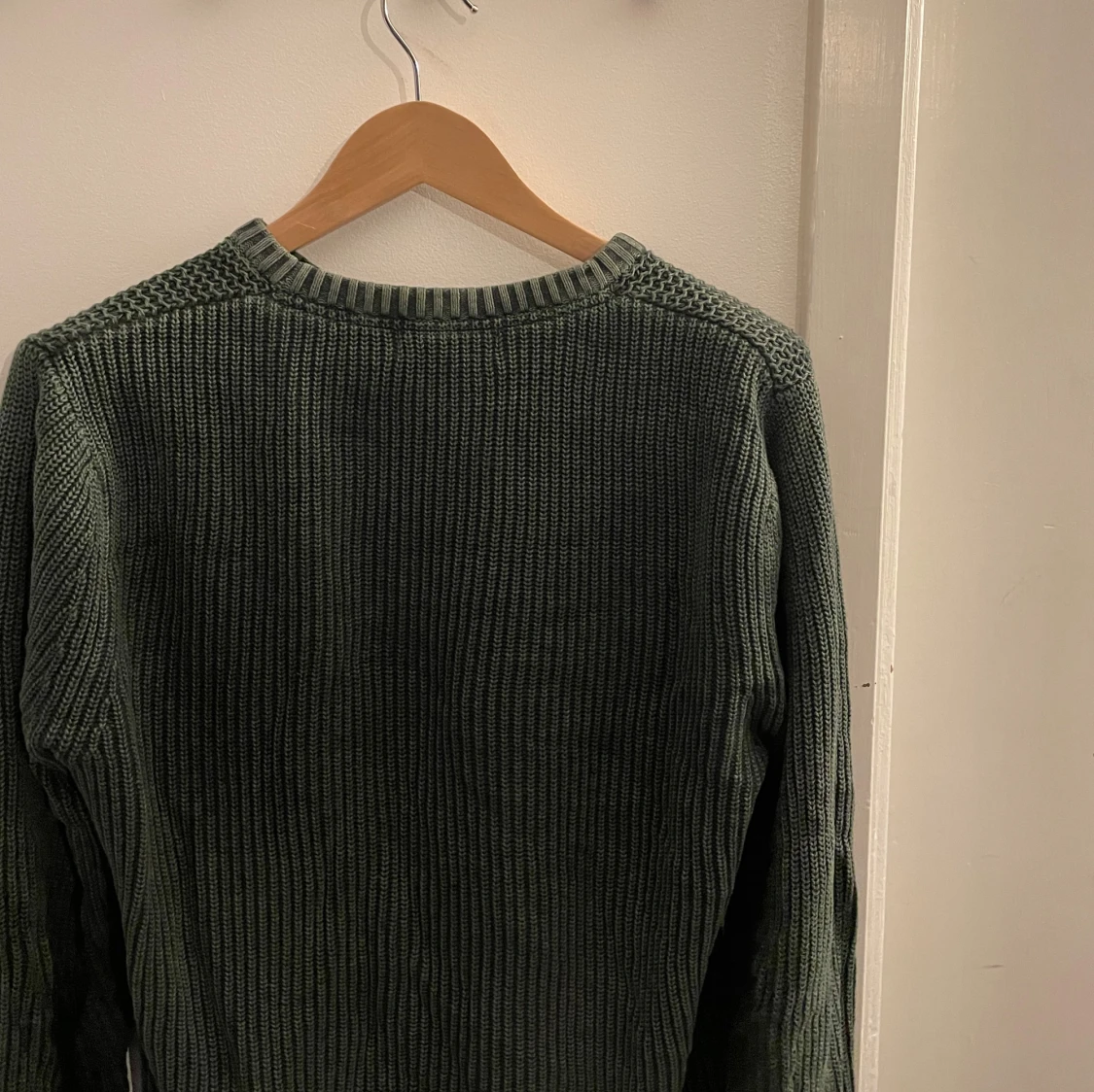 Grön stickad tröja - 2