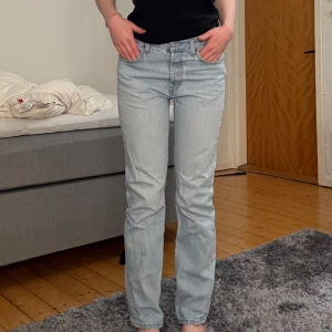 Levis 501 jeans  - Ljusa Levis 501 jeans i storlek W27 L30
