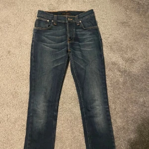 Nudie jeans - Säljer nu ett par nudie jeans som är helt nya! Ny pris 1300kr och säljer dem nu för endast 349kr