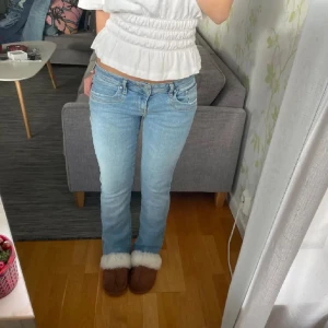 Lågmidjade byxor  - 🤍