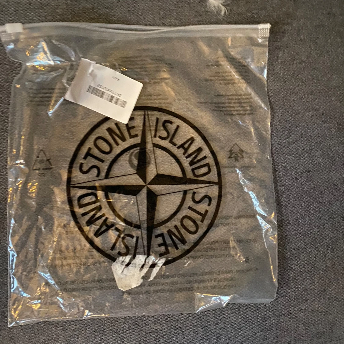 Grå  mössa från Stone Island - 2