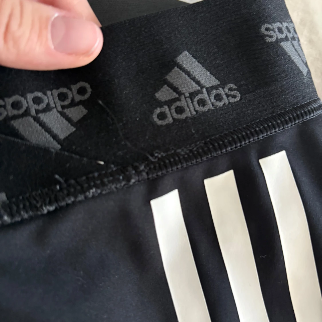 Svarta Adidas shorts  - 3