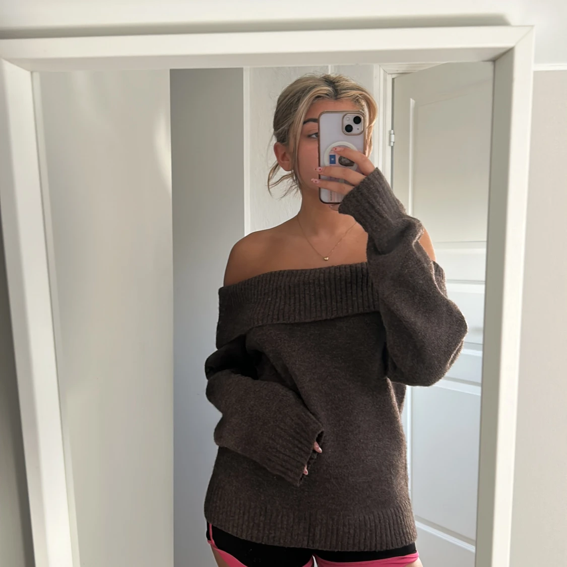 Brun offshoulder tröja från Neo Noir - 2