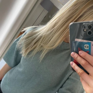 Kortärmad stickad tröja  - Jättefin stickad tröja i jättebra skick 💗