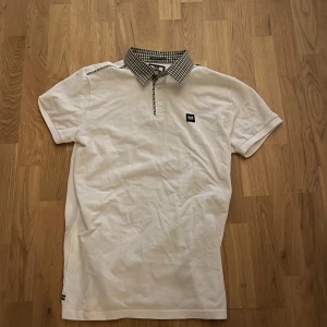 Vit weekend offender pike - Säljer en vit weekend offender pike pga den aldrig används. Använd några gånger annars är skicket bra.