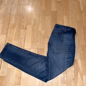Tiger of Sweden jeans - Tiger of sweden jeans i fint skick. Storlek 29/30 men passar w30 också. De har Slim /straight modell. Skriv 💬 om ni har frågor eller funderingar!😊👖