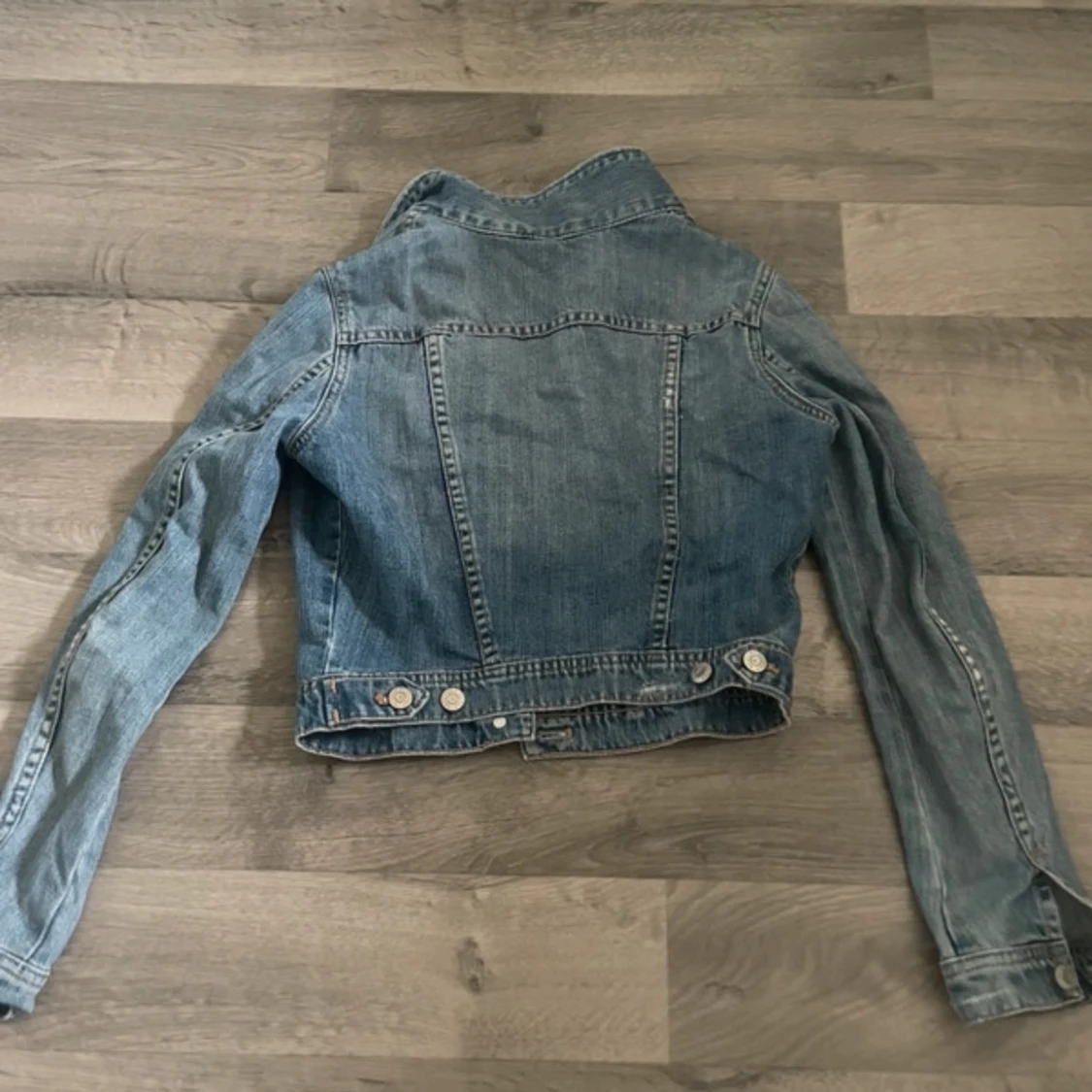 Blå jeansjacka från H&M - 1