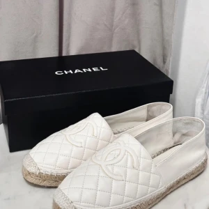 Chanel espadrillos  - This is a great classic Chanel quilted espadrilles in lampskin leather ✨ Size: 39 Purchased in 2020, worn 2 or 3 times so theres a very few signs of use: great conditions  It’s a seasonal 2020 model that is no longer available in store✨  ⭐️ Comes with: Box, shopping bag, shoe bag/cover & receipt ⭐️
