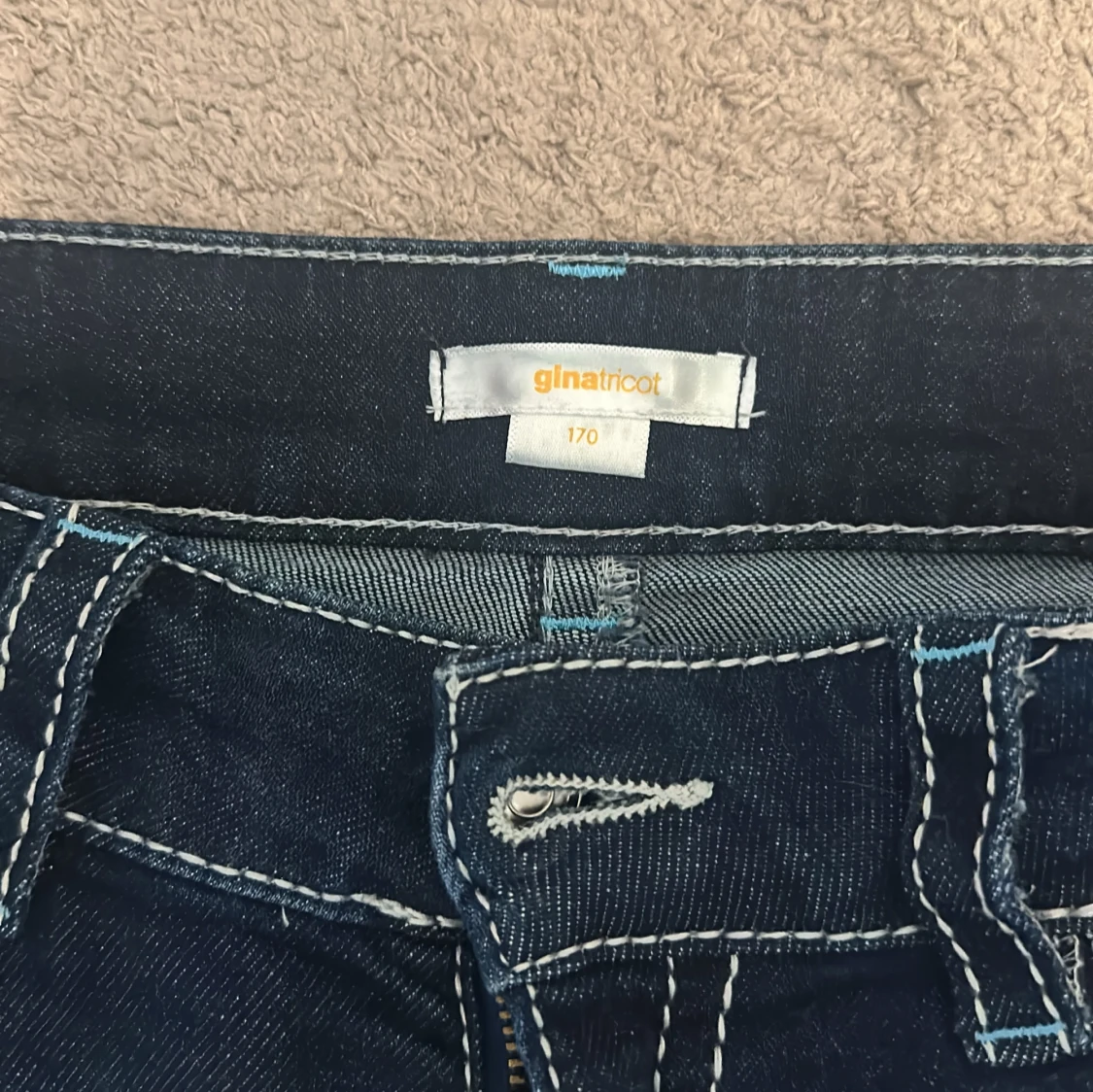 Mörkblå bootcut jeans från Gina Tricot - 1