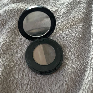 Anastasia Brow Powder Duo - färg: medium brown 