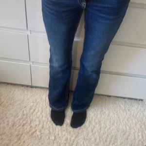 Blå jeans från Gina Tricot - Jeans från Gina Young, strl 152 och är endast använda 2 gånger💗