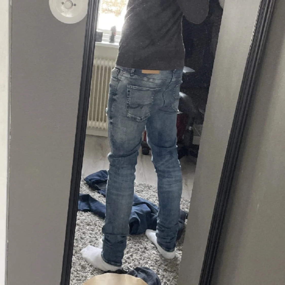 jeans med slitningar från jack and jones - 2