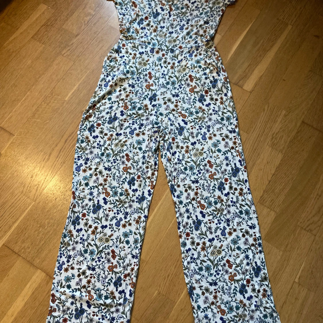 Blommig jumpsuit