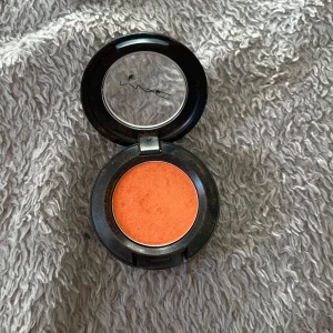 MAC Powder Blush - sparsamt använd, färg: Bright Response