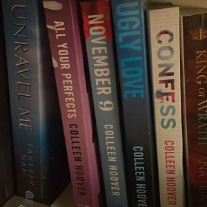 colleen hoover böcker - bra skick, säljer 400kr för alla tillsammans eller 145kr per st