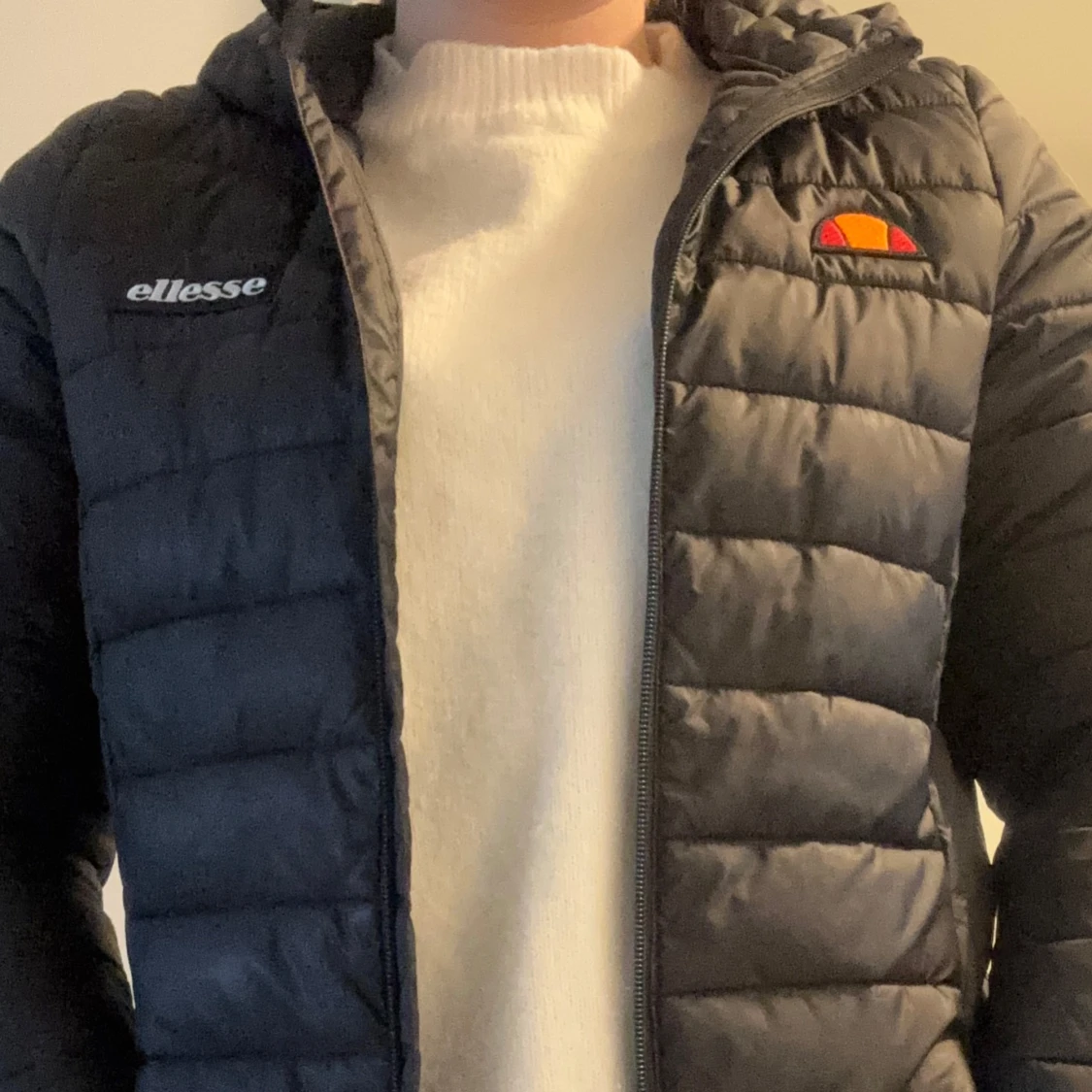 Svart pufferjacka från Ellesse