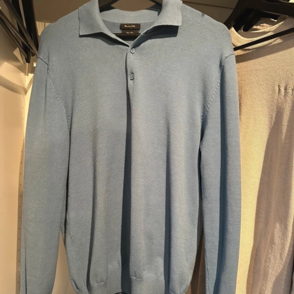 Blå pikétröja från Massimo Dutti