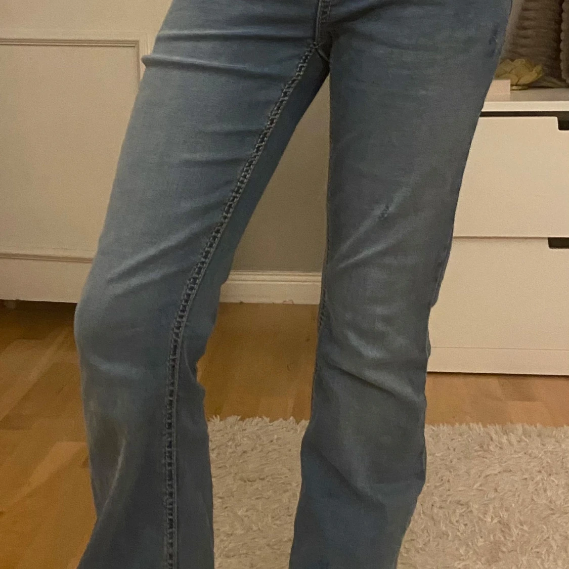 Blå bootcut jeans med stjärndetaljer - 90
