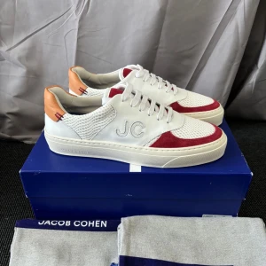 Jacob Cohën skor - Jacob Cohën skor, storlek 42, skick 10/10, pris 2999kr. Hör av er vid frågor eller funderingar 