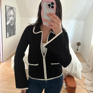 Kofta - Helt oanvänd kofta 