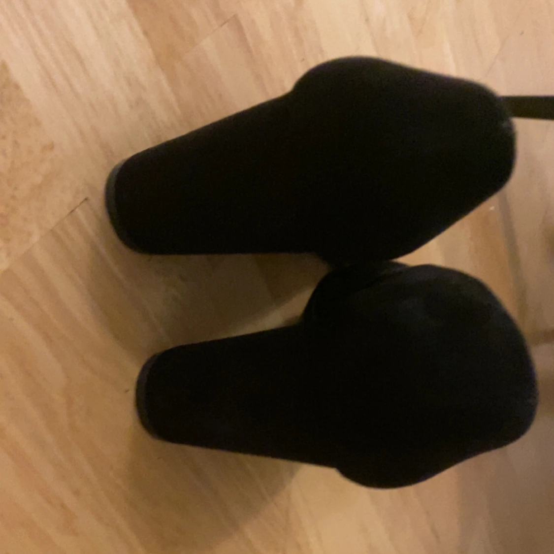 Svarta klackar från Graceland - 90