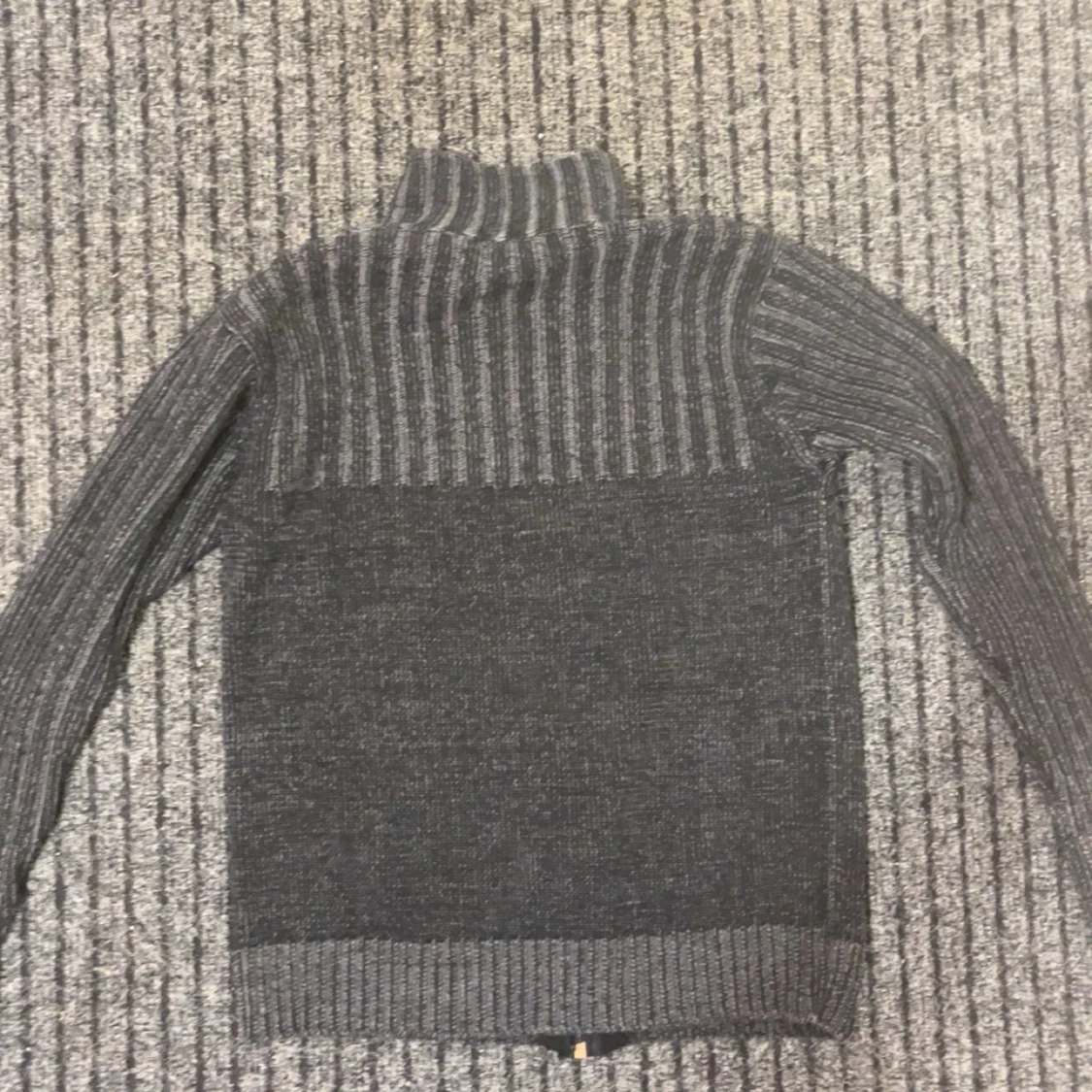 Grå stickad kofta från Tom Tailor - 92