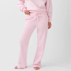 Ljusrosa sett från Gina! - Ljusrosa sett från Gina! Byxorna helt nya, huddien knappt använd! Köptes för 660, säljer för 500!