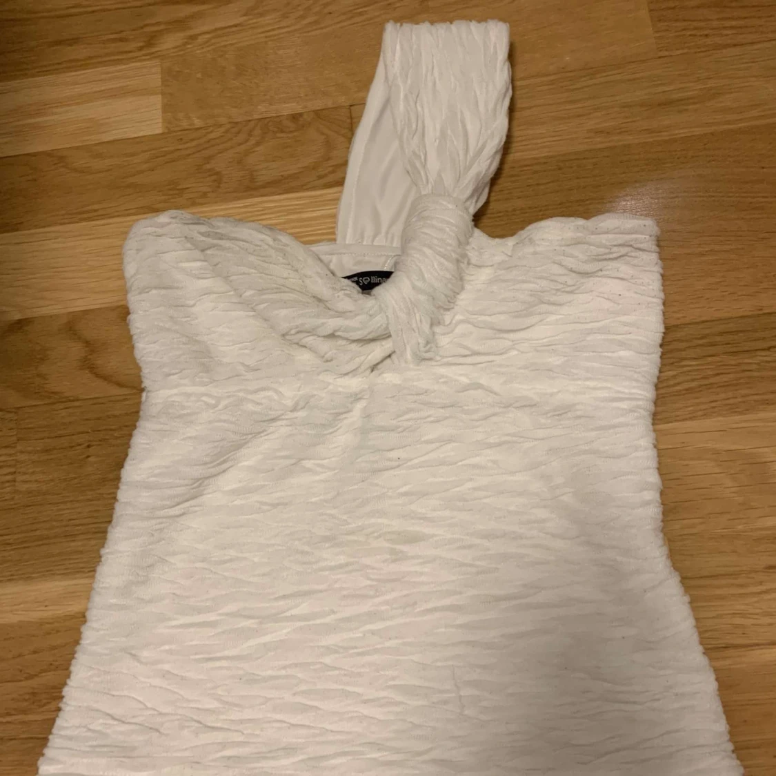 Vit oneshoulder topp