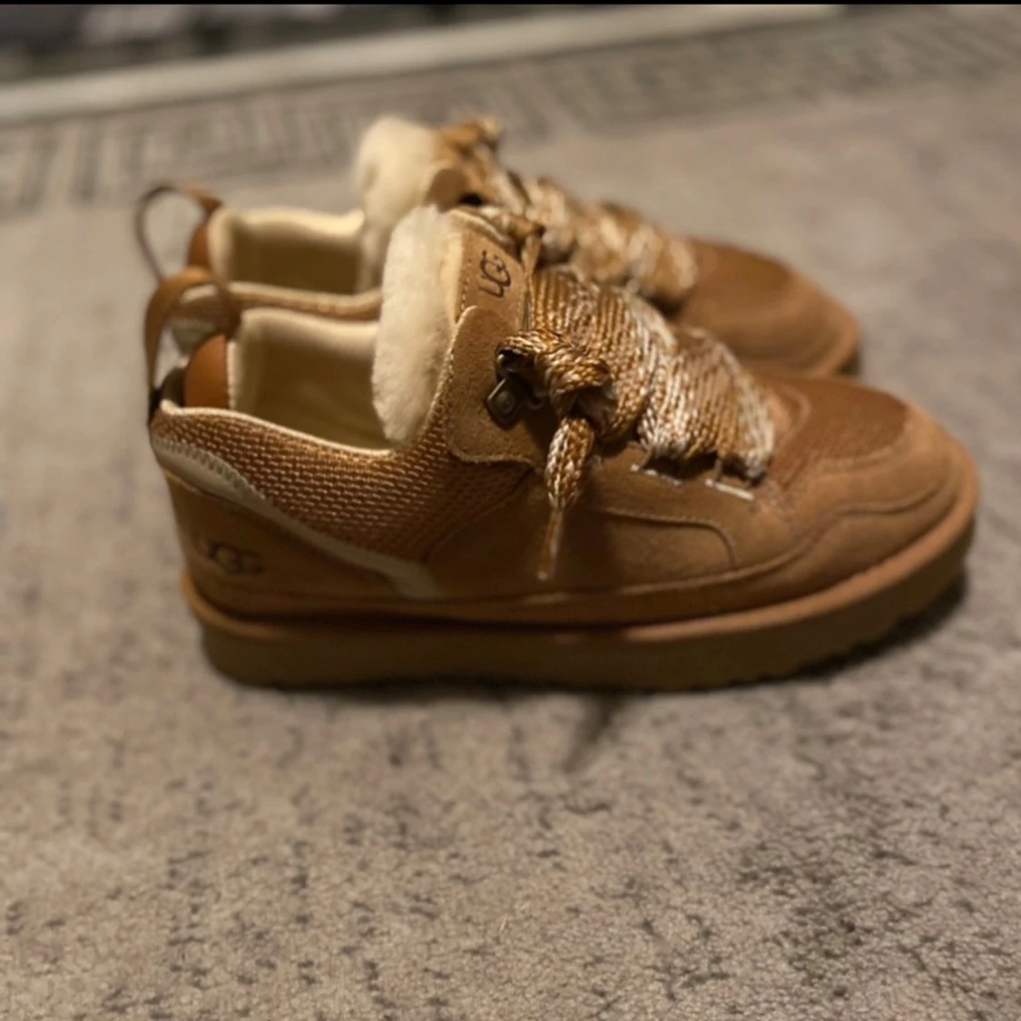 UGG Lowmel 'Chestnut' - 92