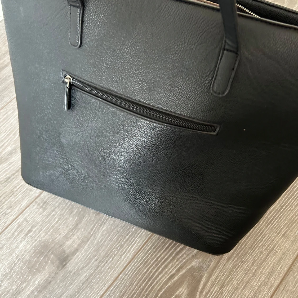 Svart axelväska i skinn - 90