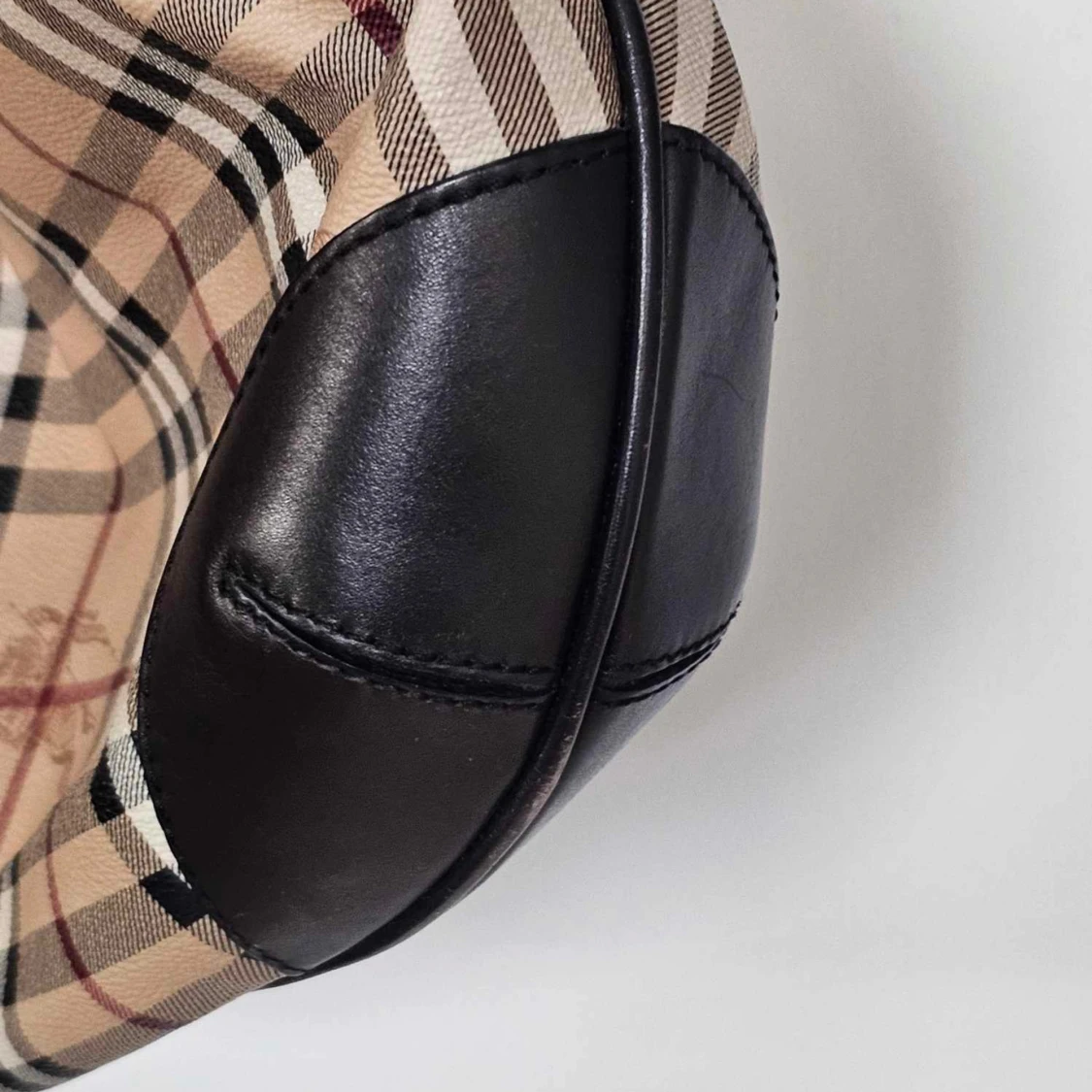 Äkta burberry handväska - 92