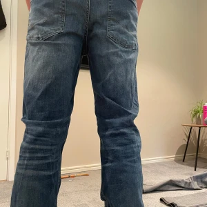 Jack and Jones jeans regular Clark  - Väldigt fräscha jeans som jag har aldrig använt. 